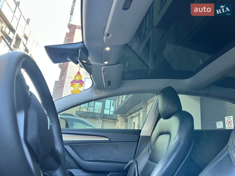 Седан Tesla Model 3 2021 в Хмельницком