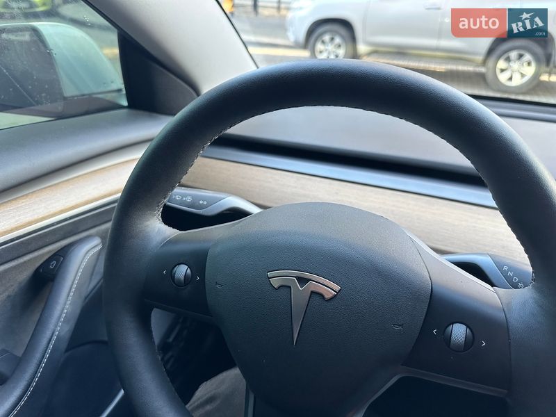 Седан Tesla Model 3 2021 в Хмельницком