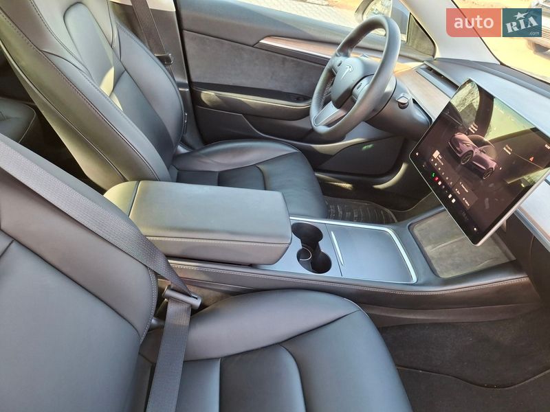 Седан Tesla Model 3 2022 в Ивано-Франковске