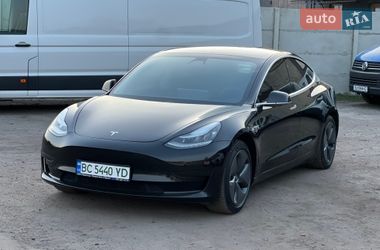 Седан Tesla Model 3 2020 в Радивиліві