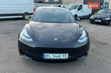 Седан Tesla Model 3 2020 в Радивиліві