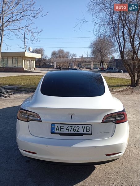 Седан Tesla Model 3 2022 в Днепре