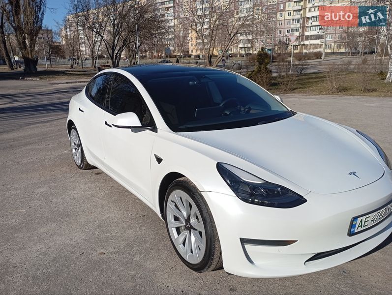 Седан Tesla Model 3 2022 в Днепре