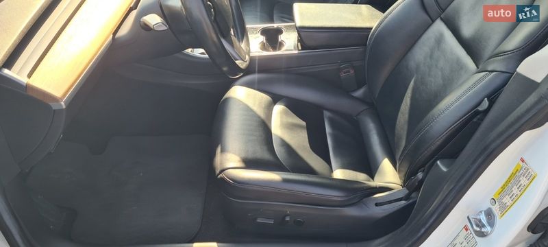 Седан Tesla Model 3 2017 в Нововолинську фото 21 Седан Tesla Model 3 2017 в Нововолинську