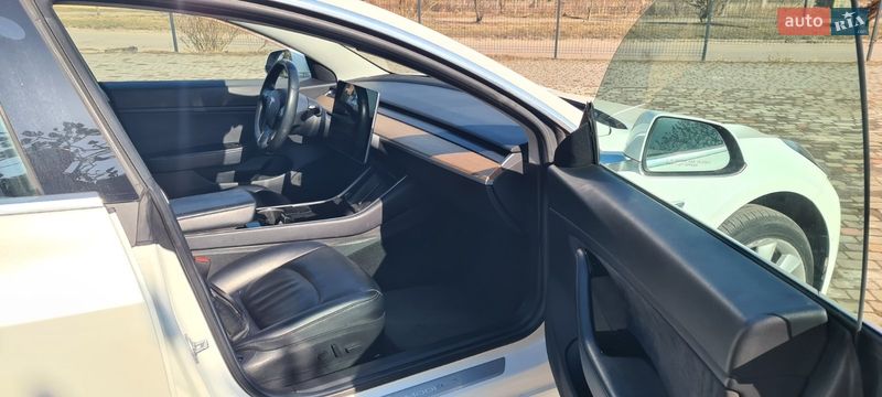 Седан Tesla Model 3 2017 в Нововолинську фото 25 Седан Tesla Model 3 2017 в Нововолинську