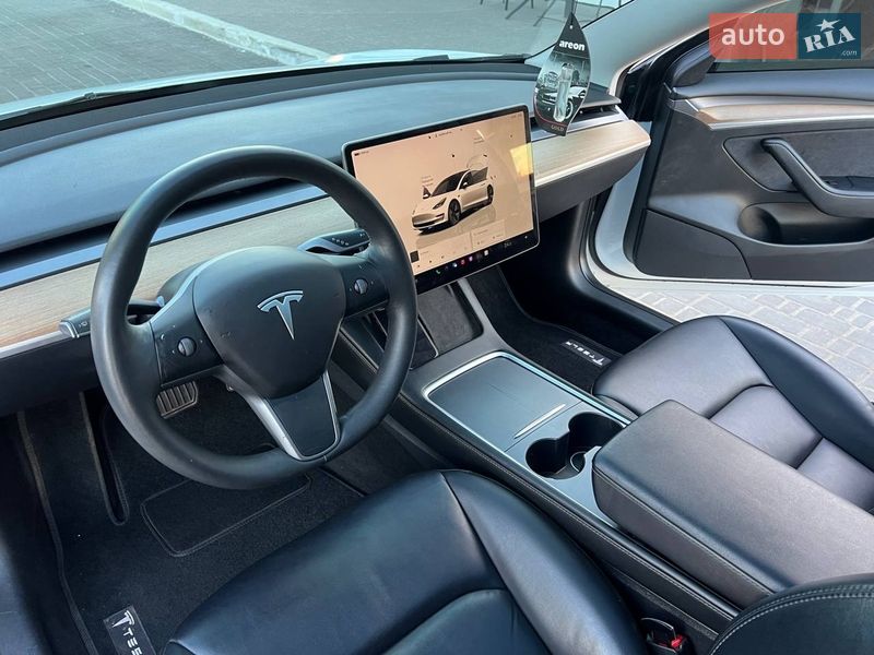 Седан Tesla Model 3 2022 в Одессе