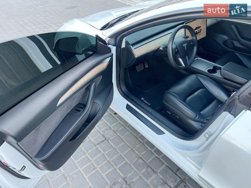 Седан Tesla Model 3 2022 в Одессе
