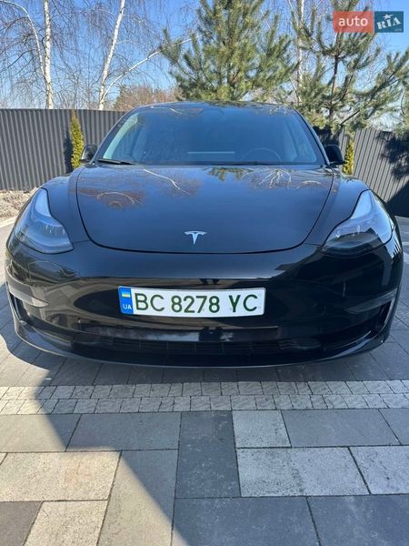 Седан Tesla Model 3 2022 в Львові