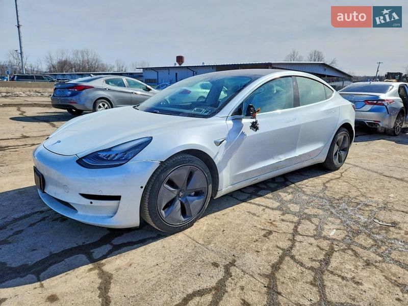 Tesla Model 3 2020
