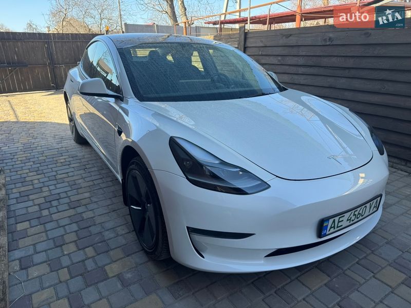 Седан Tesla Model 3 2023 в Днепре
