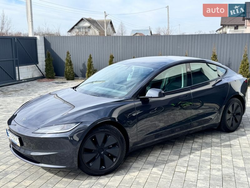 Седан Tesla Model 3 2024 в Стрые