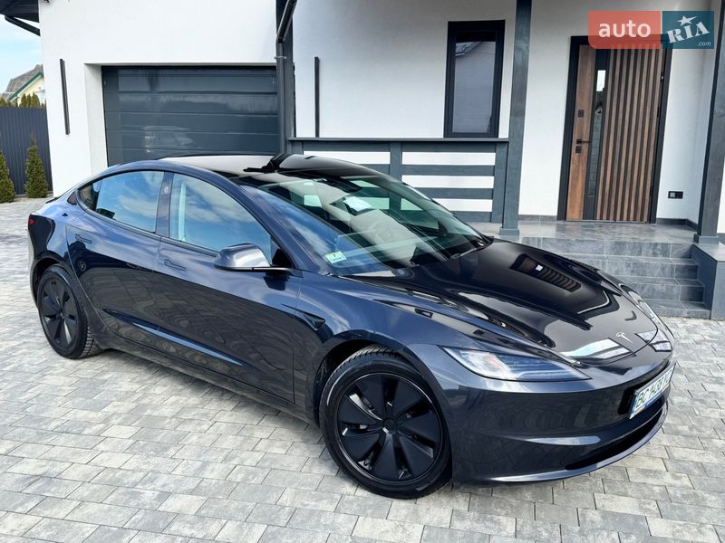 Седан Tesla Model 3 2024 в Стрые