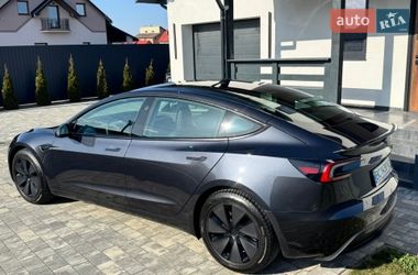 Седан Tesla Model 3 2024 в Стрые