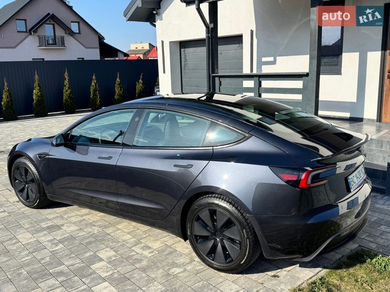 Седан Tesla Model 3 2024 в Стрые