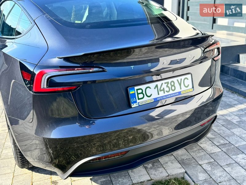 Седан Tesla Model 3 2024 в Стрые