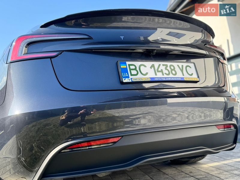 Седан Tesla Model 3 2024 в Стрые