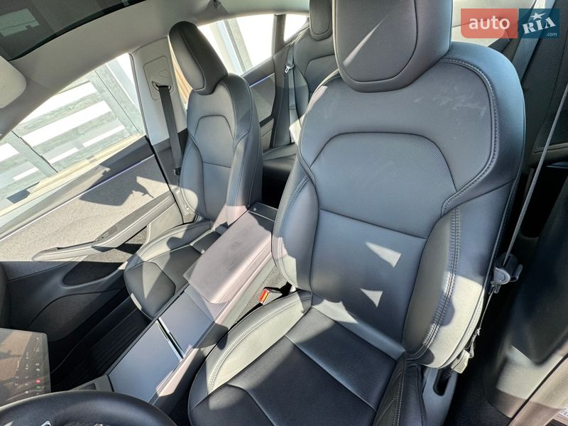 Седан Tesla Model 3 2024 в Стрые