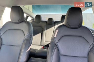 Седан Tesla Model 3 2024 в Стрые