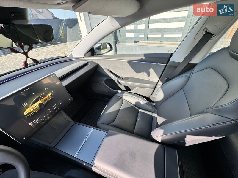 Седан Tesla Model 3 2024 в Стрые
