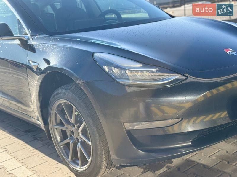 Седан Tesla Model 3 2019 в Ворзеле