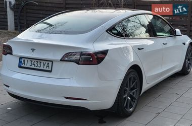 Седан Tesla Model 3 2022 в Буче