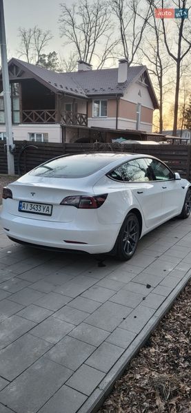Седан Tesla Model 3 2022 в Буче