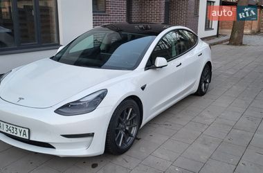 Седан Tesla Model 3 2022 в Буче