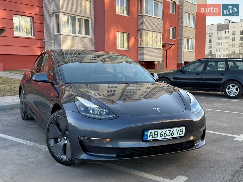 Седан Tesla Model 3 2021 в Виннице