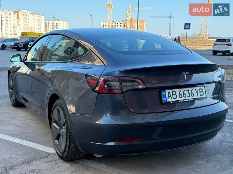 Седан Tesla Model 3 2021 в Виннице