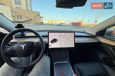 Седан Tesla Model 3 2021 в Виннице
