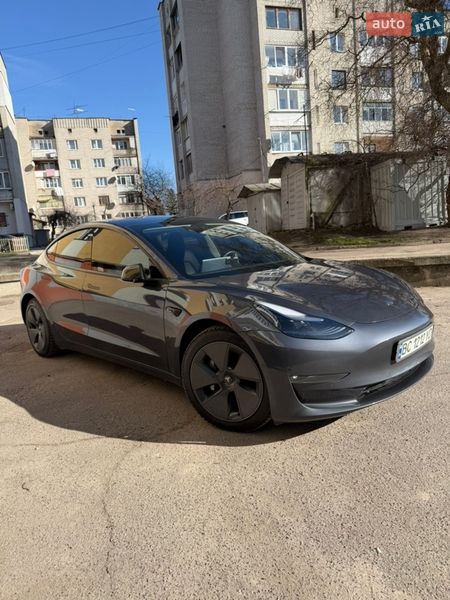Седан Tesla Model 3 2021 в Львове