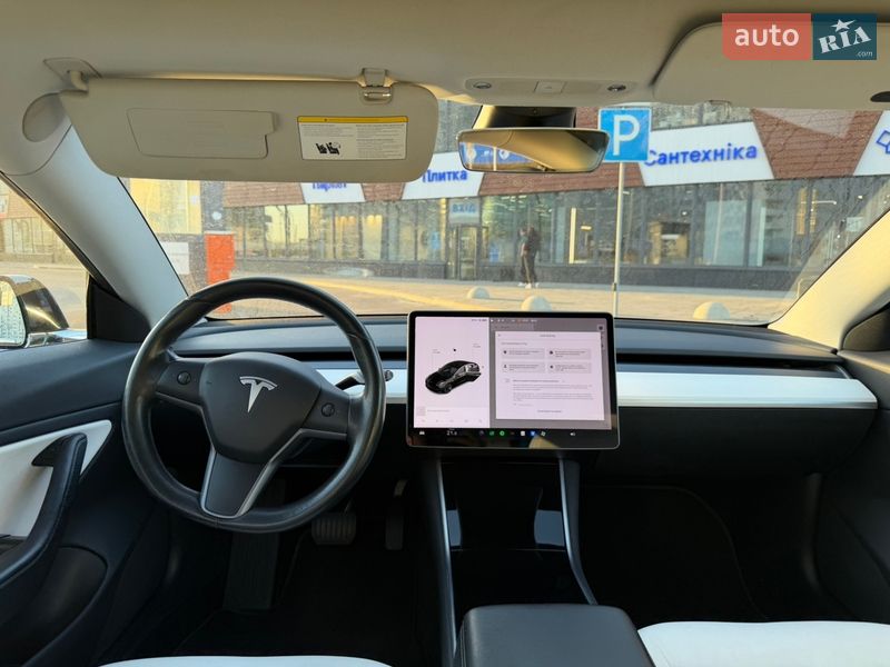 Седан Tesla Model 3 2019 в Киеве