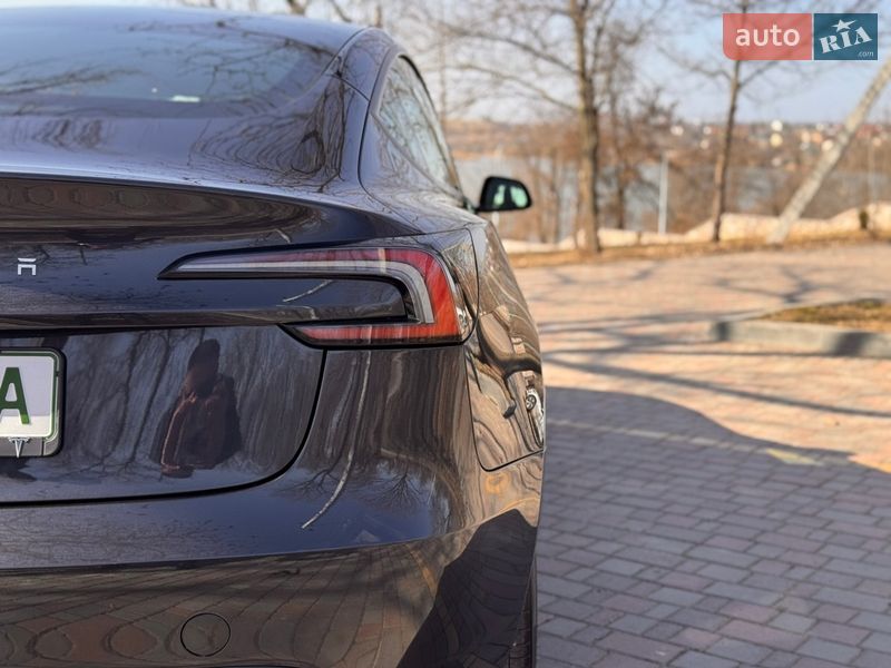 Седан Tesla Model 3 2024 в Кропивницькому