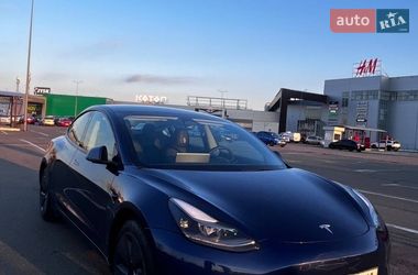 Седан Tesla Model 3 2021 в Киеве