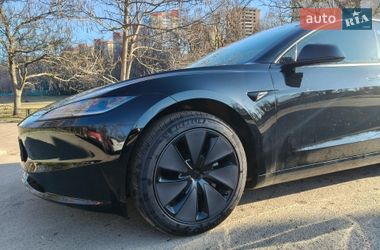 Седан Tesla Model 3 2024 в Києві