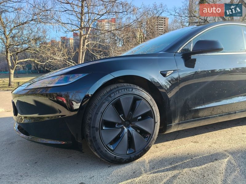 Седан Tesla Model 3 2024 в Києві
