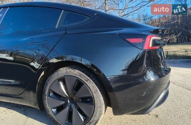 Седан Tesla Model 3 2024 в Києві