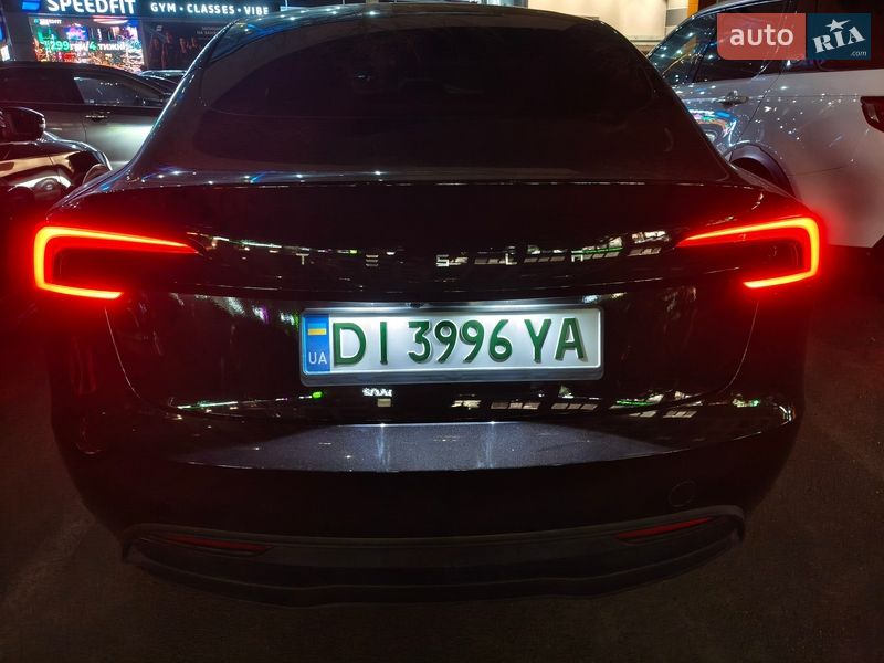 Седан Tesla Model 3 2024 в Києві