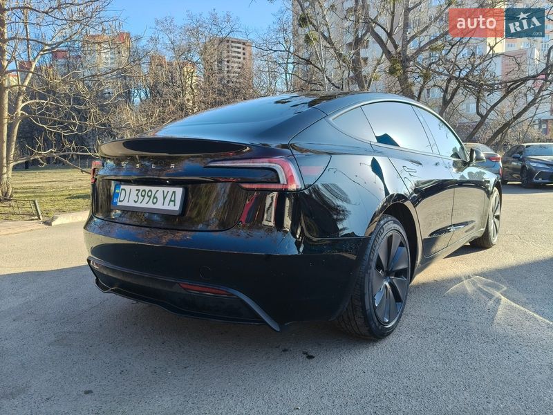 Tesla Model 3 2024