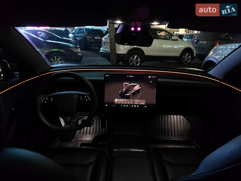 Седан Tesla Model 3 2024 в Києві