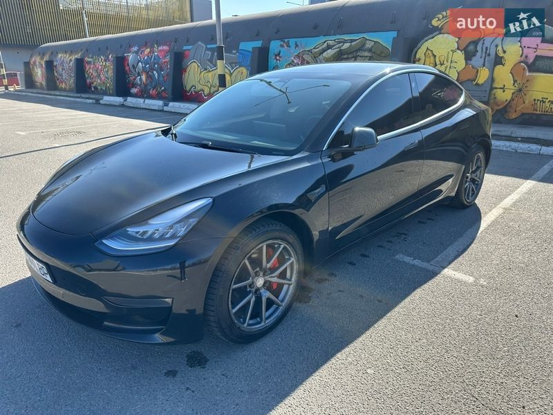 Tesla Model 3 2019