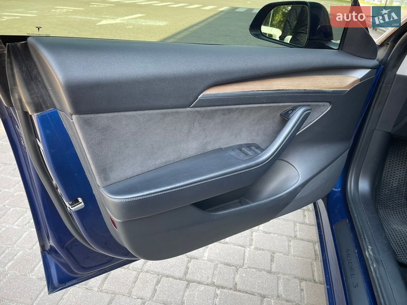 Седан Tesla Model 3 2022 в Львове фото 25 Седан Tesla Model 3 2022 в Львове