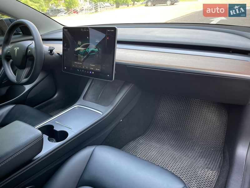 Седан Tesla Model 3 2022 в Львове фото 40 Седан Tesla Model 3 2022 в Львове