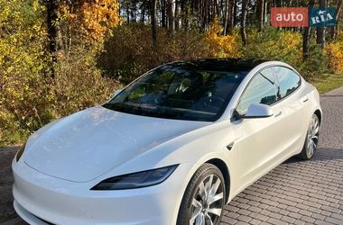 Седан Tesla Model 3 2024 в Львові