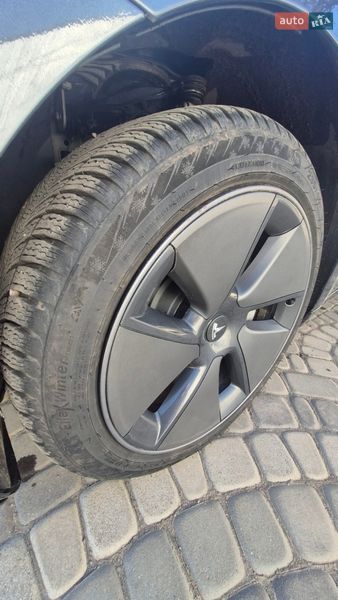Седан Tesla Model 3 2023 в Кропивницькому