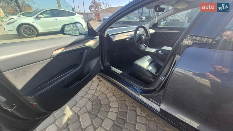 Седан Tesla Model 3 2023 в Кропивницькому