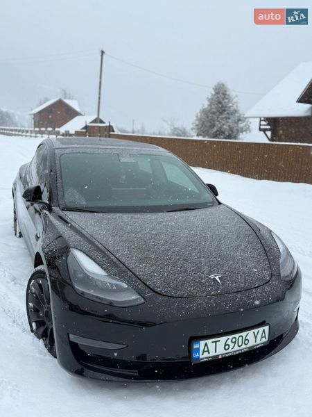 Седан Tesla Model 3 2022 в Ивано-Франковске