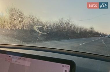Седан Tesla Model 3 2019 в Києві