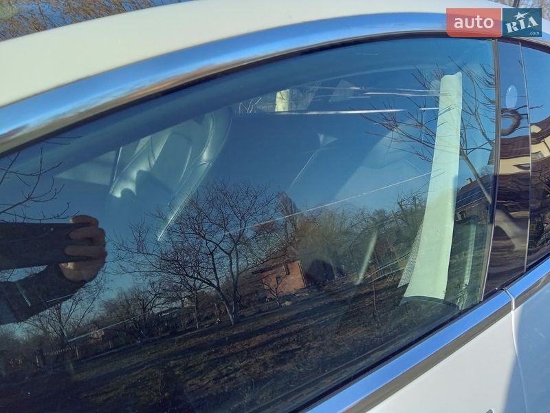Седан Tesla Model 3 2019 в Киеве