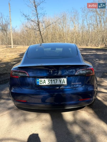Седан Tesla Model 3 2021 в Києві